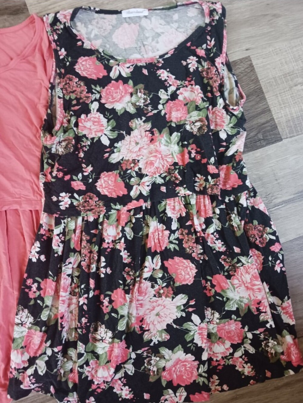 Bearsland Nursing Gray Top with Pink Floral Accents